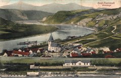 dobová pohlednice vsi s kostelem