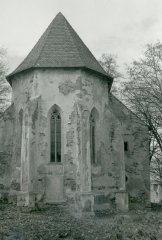 starší foto kostela - pohled zezadu