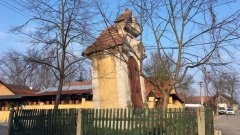 pohled zepředu zleva - kaple před opravou