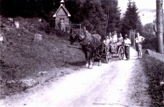 historické foto původní kaple s rodinou Wilhelma Seiferta