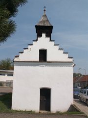 průčelí kaple