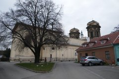 pohled zezadu zleva