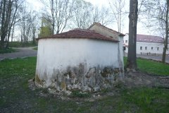 pohled zezadu zleva