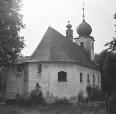 starší foto kostela