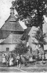 kostel na dobové pohlednici