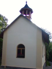 pohled zezadu zleva