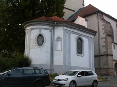 pohled zezadu zleva