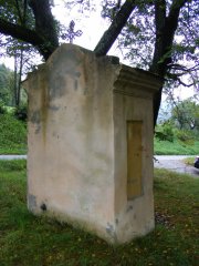 pohled zezadu zleva