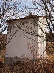 pohled zezadu zleva