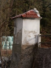 pohled zezadu zleva