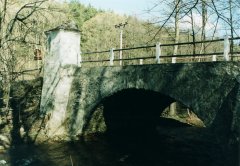 pohled zezadu zleva