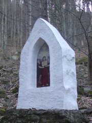 kaplička křížové cesty zepředu zprava