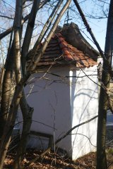 pohled zezadu zleva