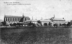 kostel na dobové pohlednici