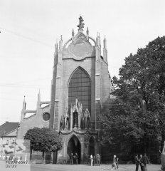 průčelí kostela