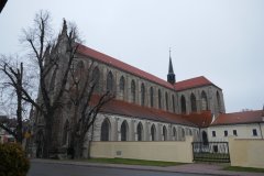 pohled zepředu zprava