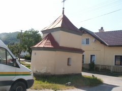 pohled zezadu zleva