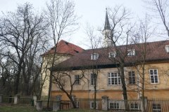 pohled zezadu zleva