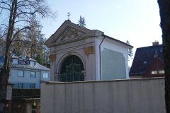 pohled zepředu zprava