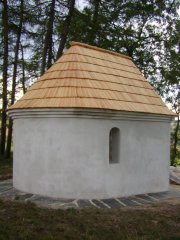 pohled zezadu zleva