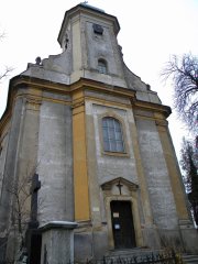 průčelí kostela