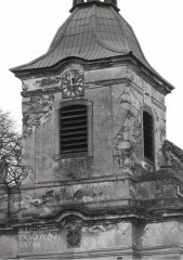 starší foto kostela - detail věže