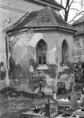 starší foto kostela - presbytář