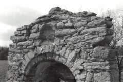 horní část průčelí - kaple před opravou