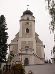 průčelí kostela