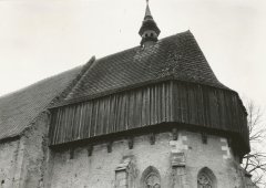 starší foto kostela - dřevěné podsebití