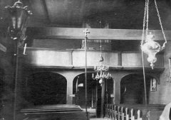 historické foto interiéru původního kostela - přední část
