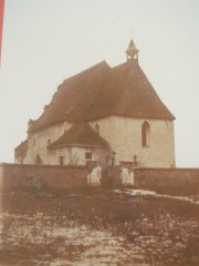 historické foto kostela se sakristií