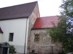 pohled na zadní část zprava