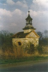 chátrající kaple