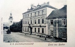 starší foto kostela (vlevo)