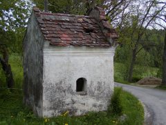 pohled zezadu zleva
