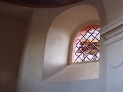 interiér kaple