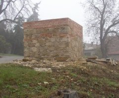 pohled zezadu zprava