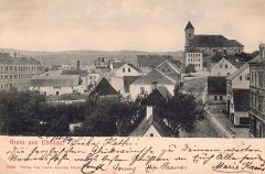 dobová pohlednice města s kostelem