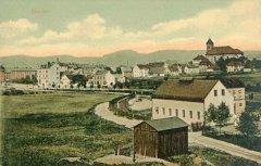 dobová pohlednice města s kostelem