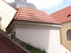 pohled zezadu zleva