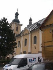 pohled na zadní část zleva
