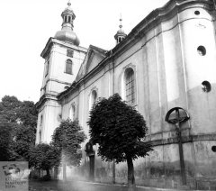 starší foto kostela