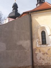 pohled na zadní část zprava