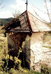 pohled zezadu zleva