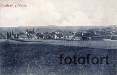 celkový pohled na ves s kostelem