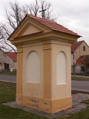 pohled zezadu zleva