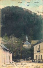 dobová pohlednice vsi s kaplí