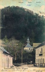 dobová pohlednice vsi s kaplí