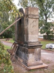 pohled zezadu zleva